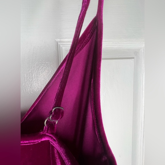 Forever 21 Asymmetrical bodycon dress. Magenta velvet fabric. - Picture 5 of 6